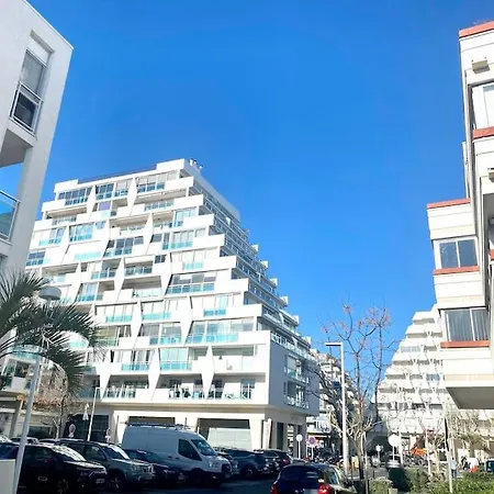 Apartment Centre, 2eme Ligne Petite Vue Mer- Self Check In *